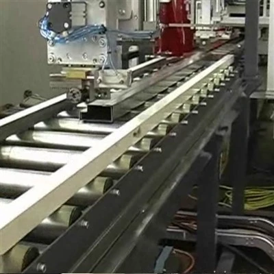 Linia de fabricație a raftului de supermarket